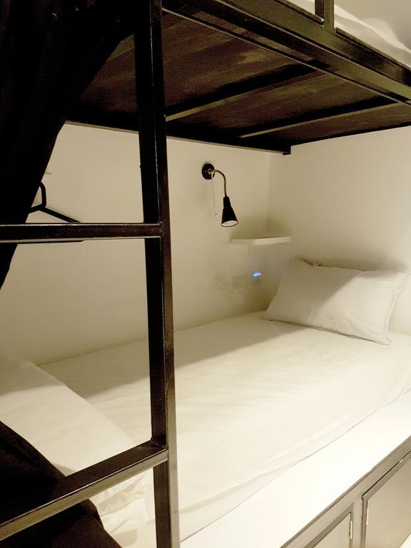 Seek Sleep Hostel バンコク都 エクステリア 写真