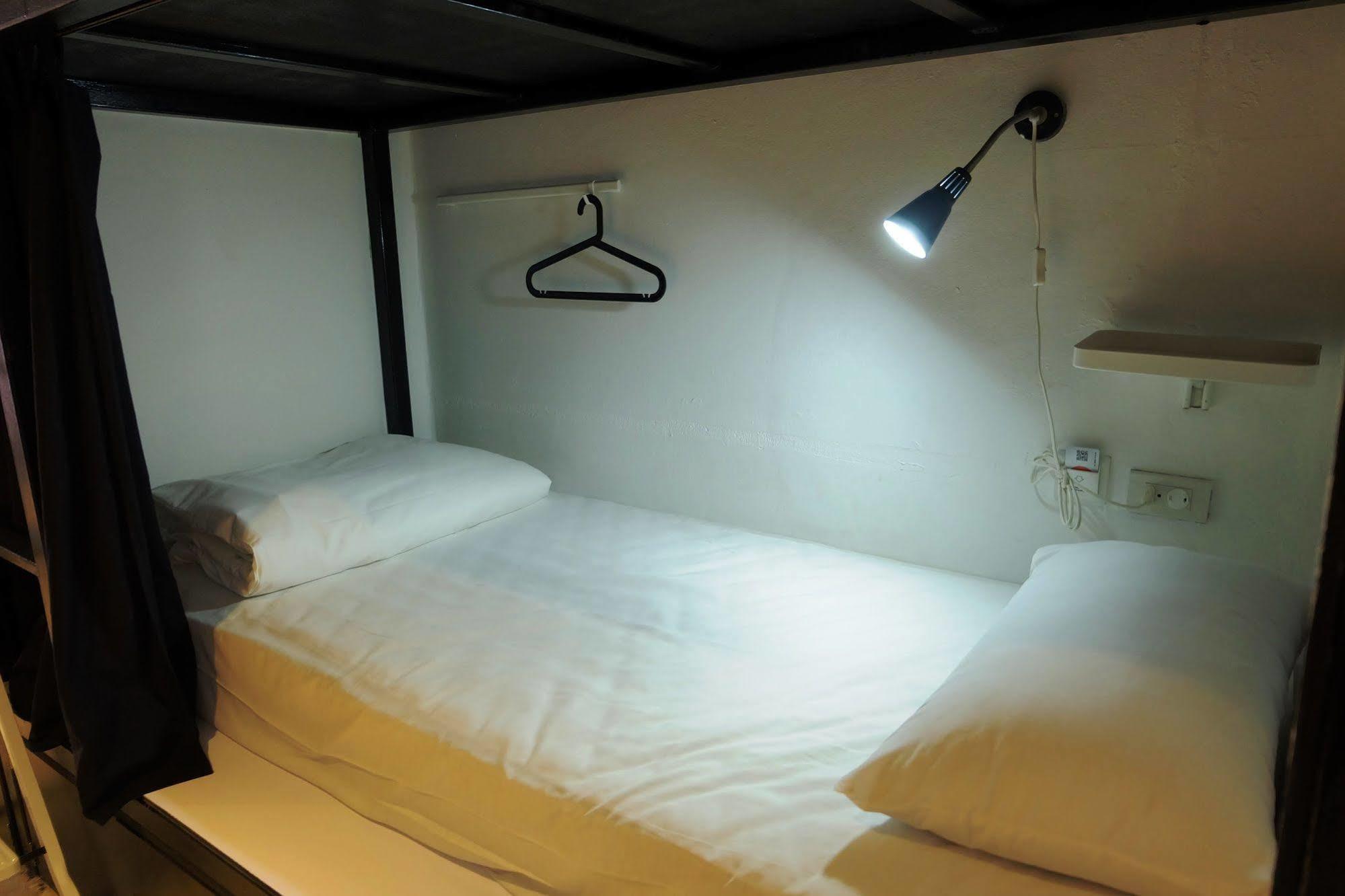 Seek Sleep Hostel バンコク都 エクステリア 写真